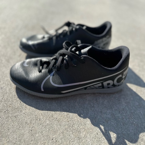 Nike Mercurial Indoor soccer futsal shoes - Picture 2 of 6